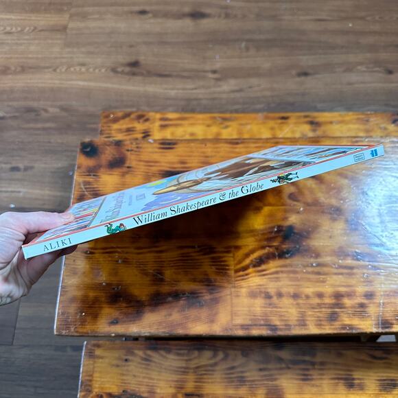 Vintage 1999 William Shakespeare & The Globe Hardcover Book - Picture 11 of 11